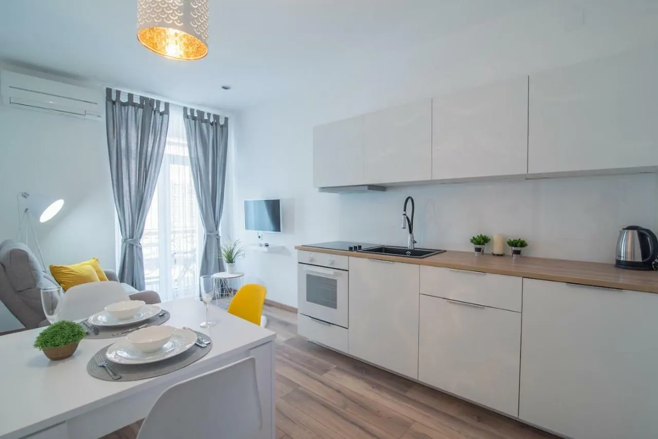 **** Pensionat Leona Deluxe Apartments Pula Kroatien