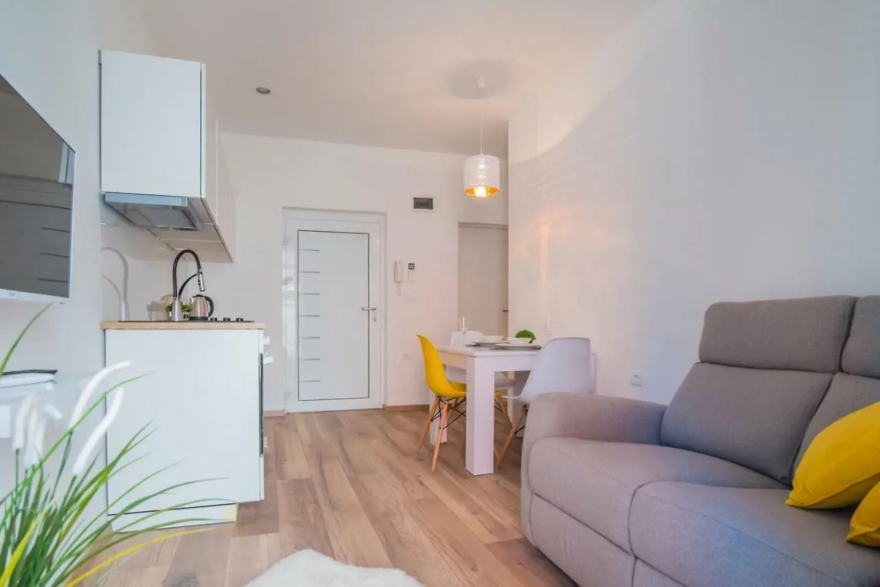 Pensionat Leona Deluxe Apartments Pula