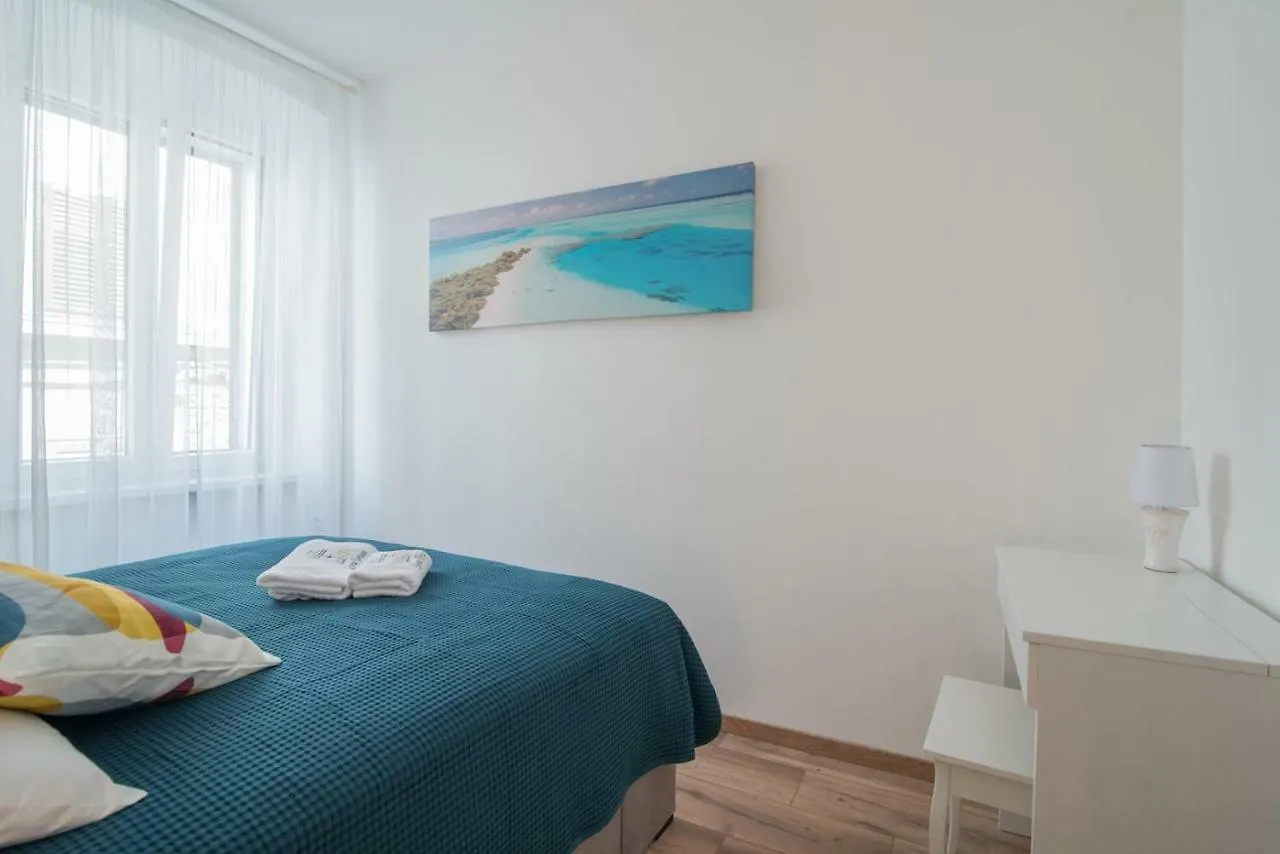 Guest house Leona Deluxe Apartments Pula